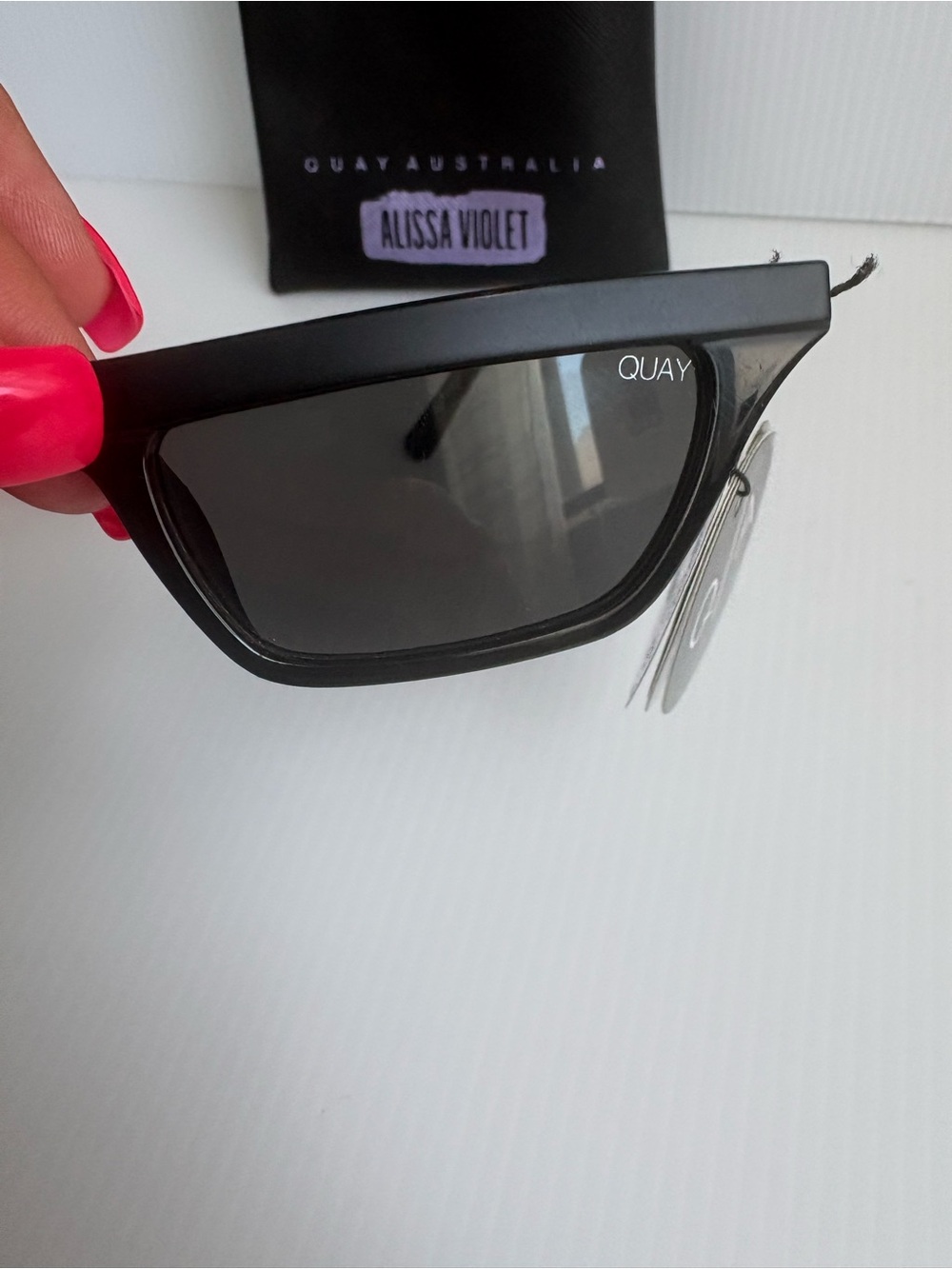Quay Australia Alissa Violet Black cat eye Sunglasses NWT - Picture 3 of 8